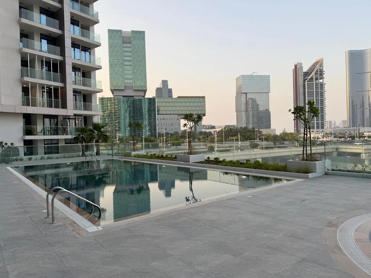 1 Bed Junior Near Cleveland And Galleria Mall Abu Dhabi Vereinigte Arabische Emirate